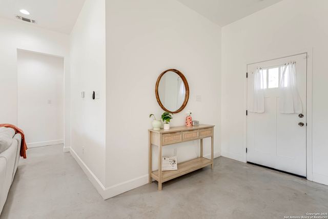 1209 Avenue K, Hondo, TX 78861