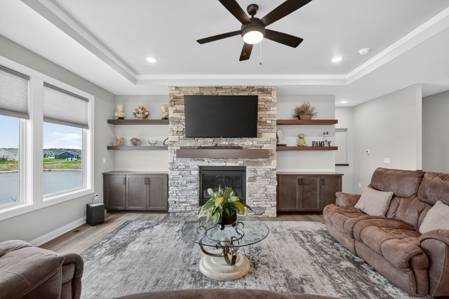 9815 Watermeadow Circle, Johnston, IA 50131