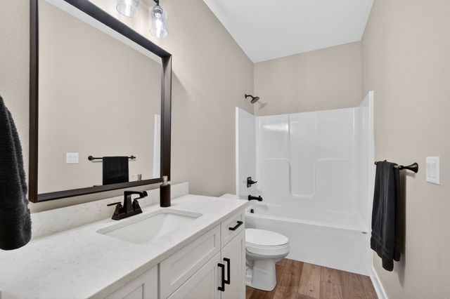 9815 Watermeadow Circle, Johnston, IA 50131