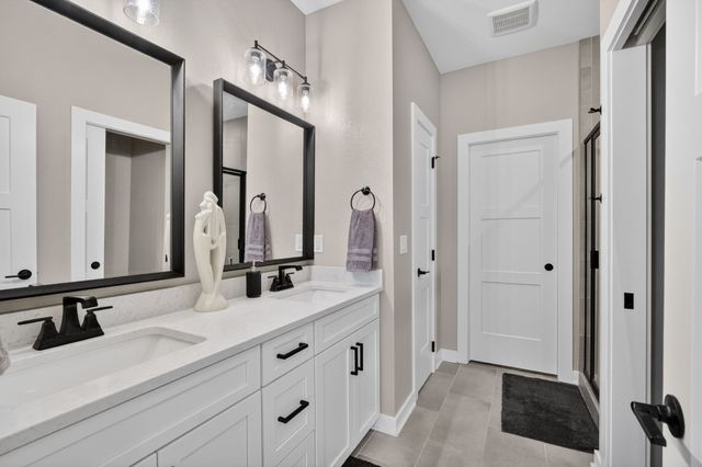 9815 Watermeadow Circle, Johnston, IA 50131