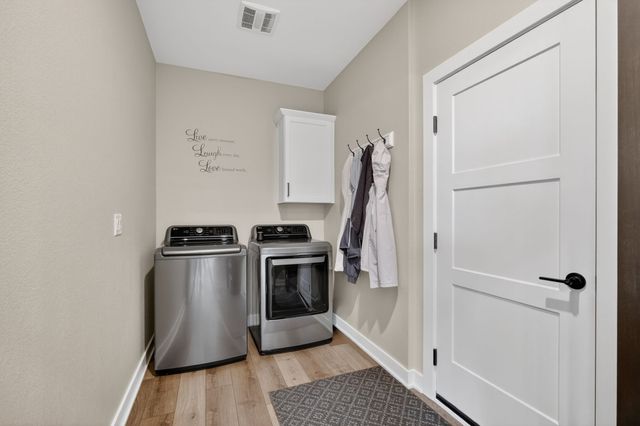 9815 Watermeadow Circle, Johnston, IA 50131