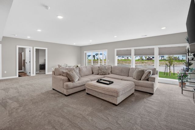 9815 Watermeadow Circle, Johnston, IA 50131