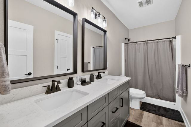 9815 Watermeadow Circle, Johnston, IA 50131