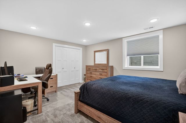 9815 Watermeadow Circle, Johnston, IA 50131