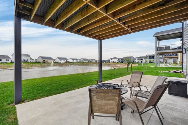 9815 Watermeadow Circle, Johnston, IA 50131