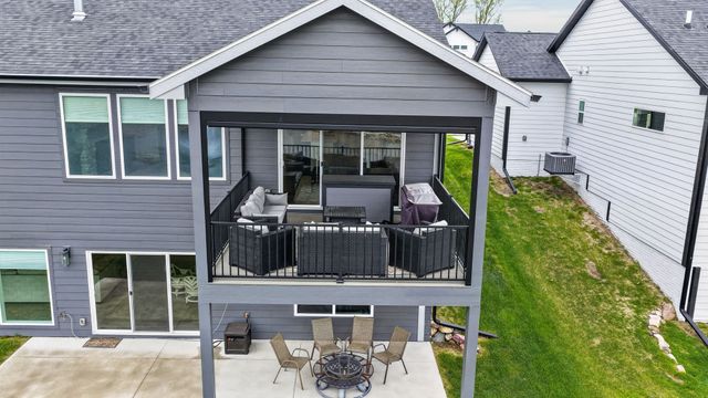 9815 Watermeadow Circle, Johnston, IA 50131