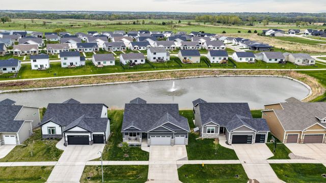 9815 Watermeadow Circle, Johnston, IA 50131