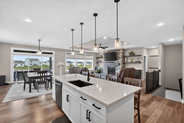 9815 Watermeadow Circle, Johnston, IA 50131