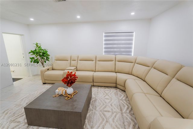 153 NW 6th St, Homestead, FL 33030