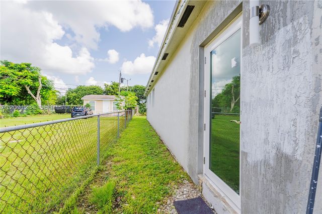 153 NW 6th St, Homestead, FL 33030