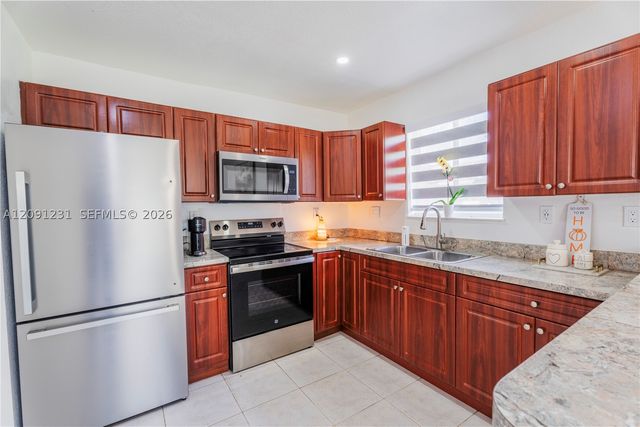 153 NW 6th St, Homestead, FL 33030