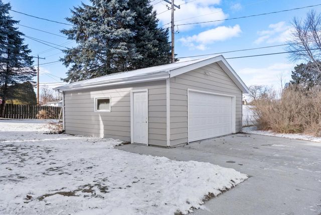 704 Grand AVENUE, Sheboygan, WI 53083