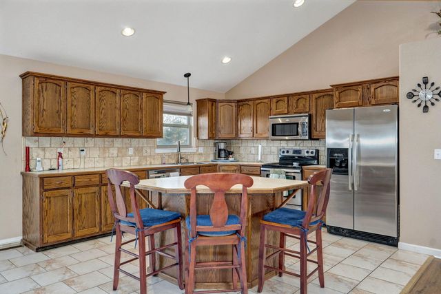 450 Holly Way Drive, Kirbyville, MO 65679