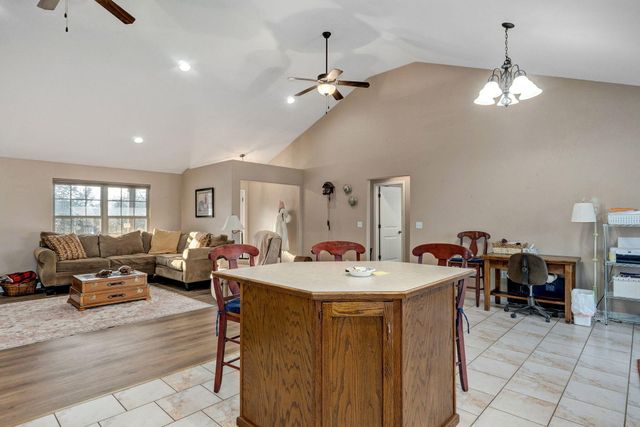 450 Holly Way Drive, Kirbyville, MO 65679