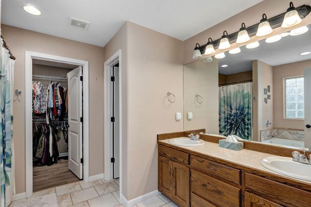 450 Holly Way Drive, Kirbyville, MO 65679