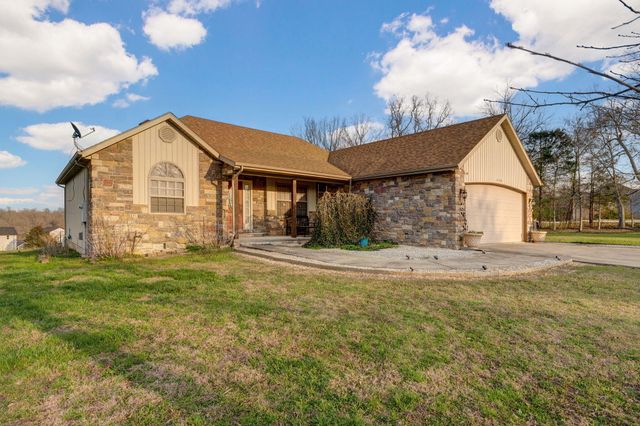 450 Holly Way Drive, Kirbyville, MO 65679