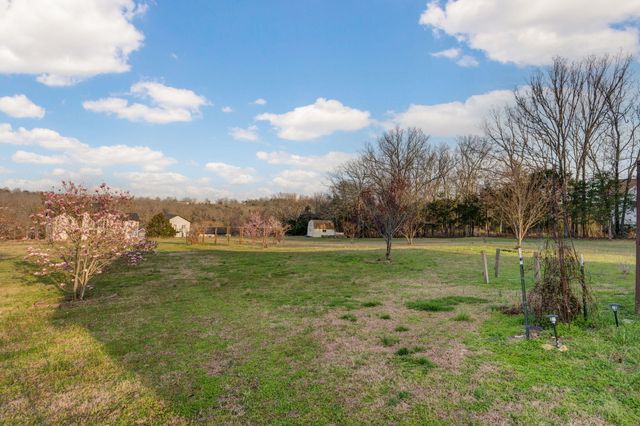 450 Holly Way Drive, Kirbyville, MO 65679