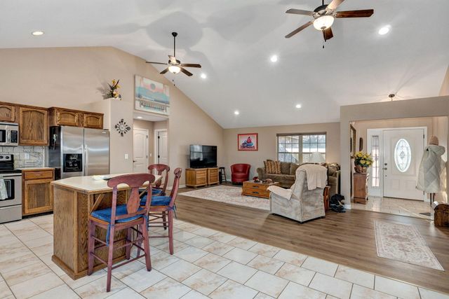 450 Holly Way Drive, Kirbyville, MO 65679