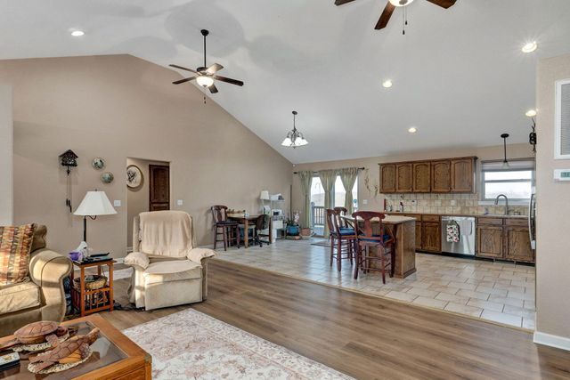 450 Holly Way Drive, Kirbyville, MO 65679