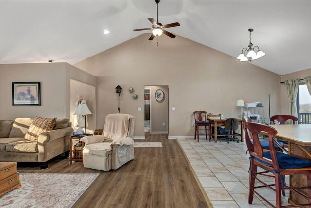 450 Holly Way Drive, Kirbyville, MO 65679