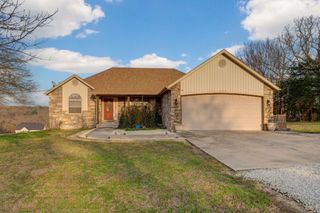 450 Holly Way Drive, Kirbyville, MO 65679
