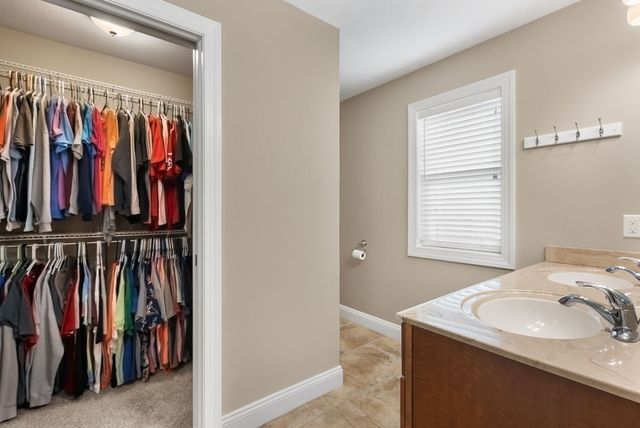 1629 W 71st Street, Davenport, IA 52806
