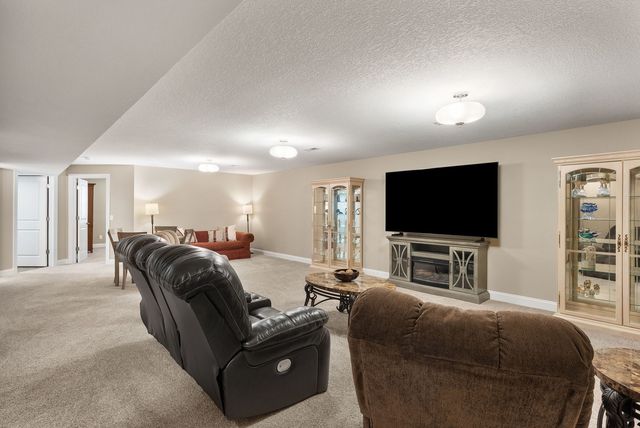 1629 W 71st Street, Davenport, IA 52806
