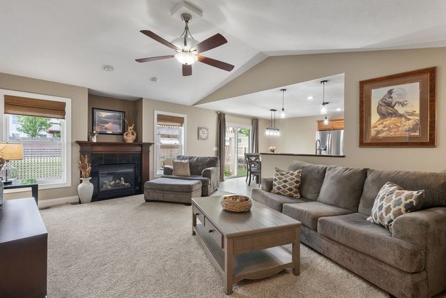 1629 W 71st Street, Davenport, IA 52806
