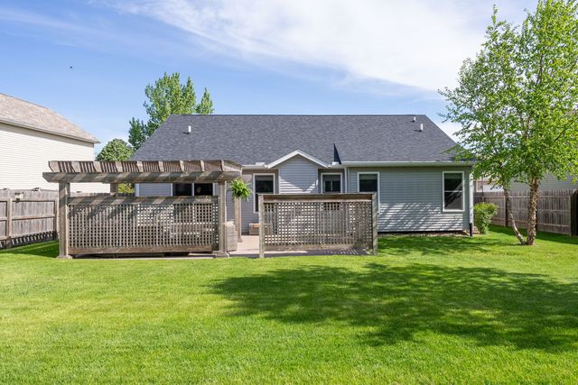 1629 W 71st Street, Davenport, IA 52806