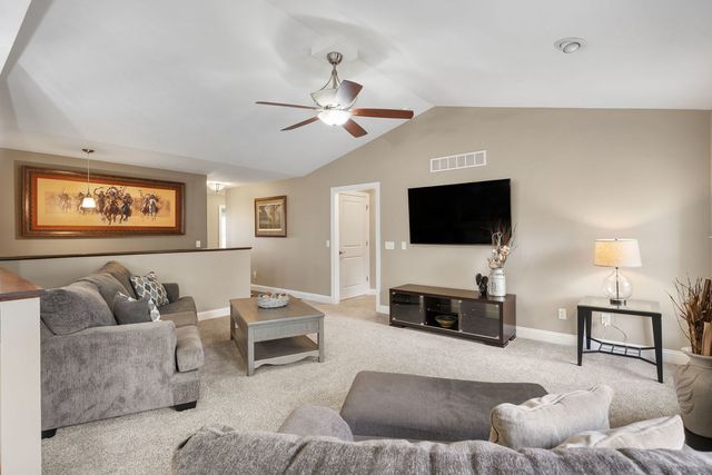 1629 W 71st Street, Davenport, IA 52806