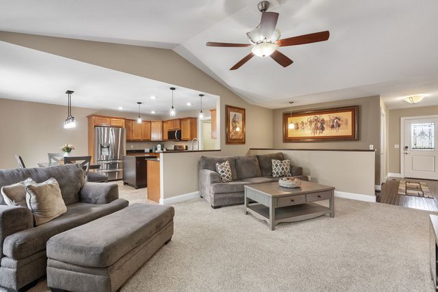 1629 W 71st Street, Davenport, IA 52806
