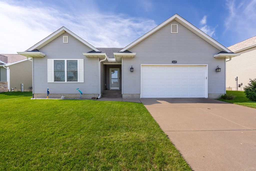 1629 W 71st Street, Davenport, IA 52806