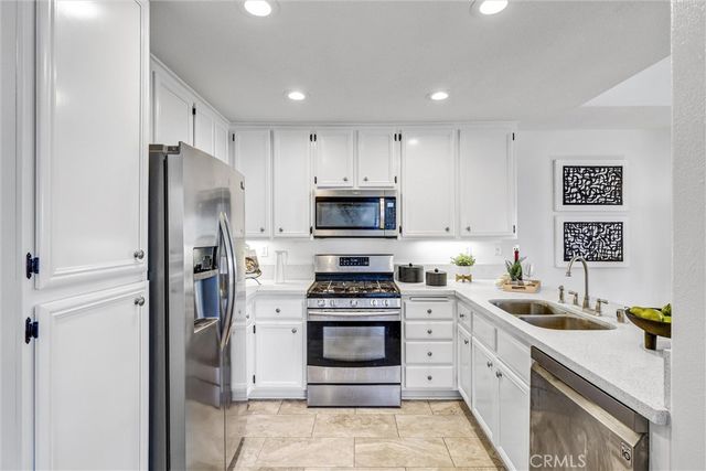 91 Tierra Plano, Rancho Santa Margarita, CA 92688