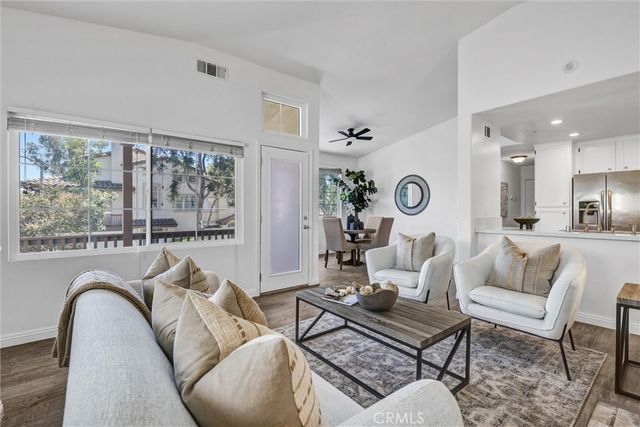 91 Tierra Plano, Rancho Santa Margarita, CA 92688