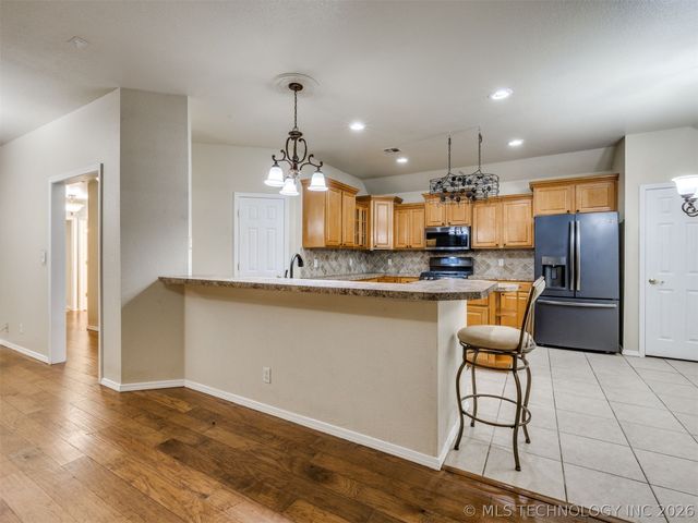 5080 S 195 Place E, Broken Arrow, OK 74014
