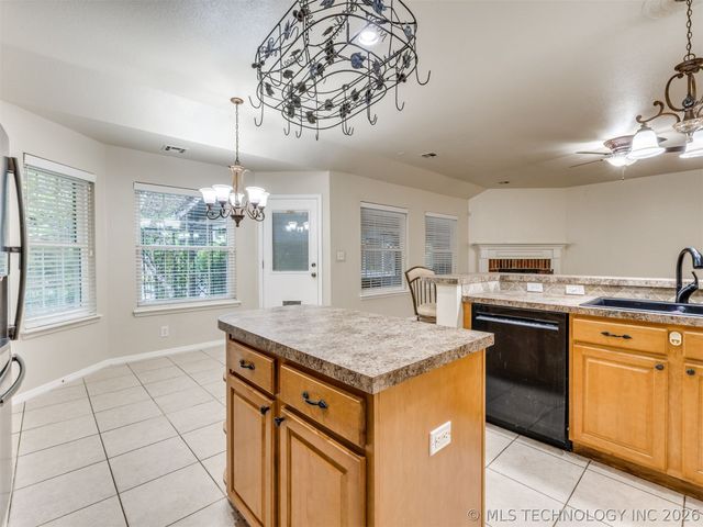 5080 S 195 Place E, Broken Arrow, OK 74014