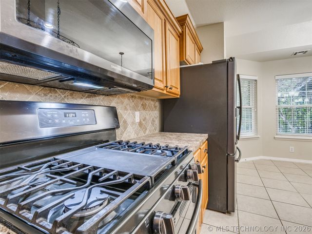 5080 S 195 Place E, Broken Arrow, OK 74014