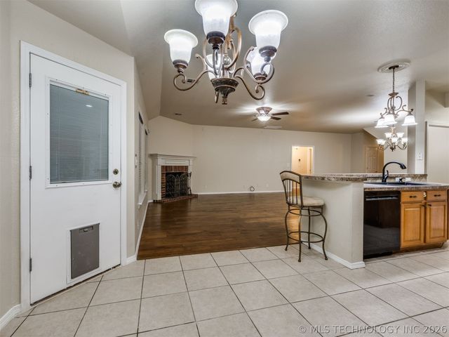 5080 S 195 Place E, Broken Arrow, OK 74014