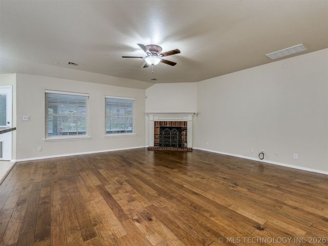 5080 S 195 Place E, Broken Arrow, OK 74014