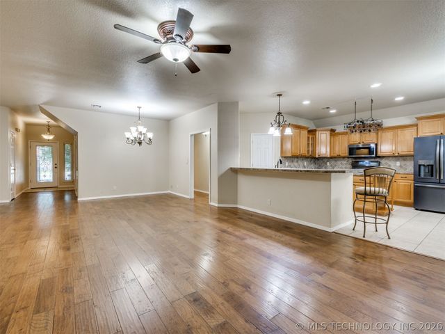 5080 S 195 Place E, Broken Arrow, OK 74014