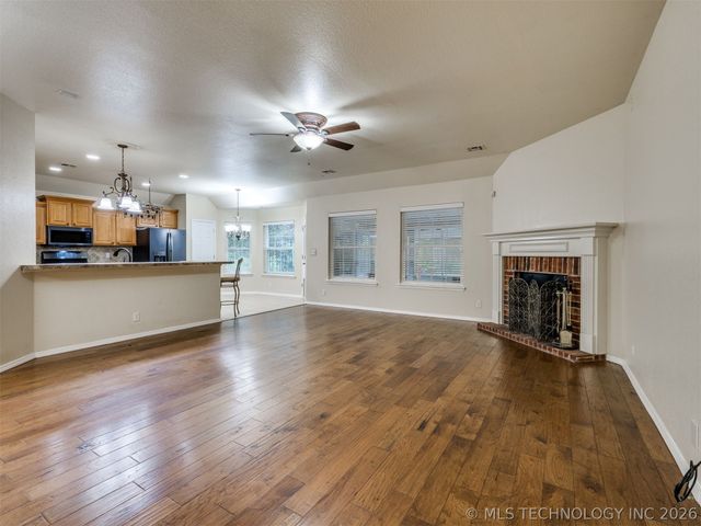 5080 S 195 Place E, Broken Arrow, OK 74014