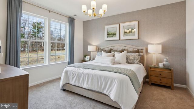 100 DELHAAS CIR, Bristol, PA 19007