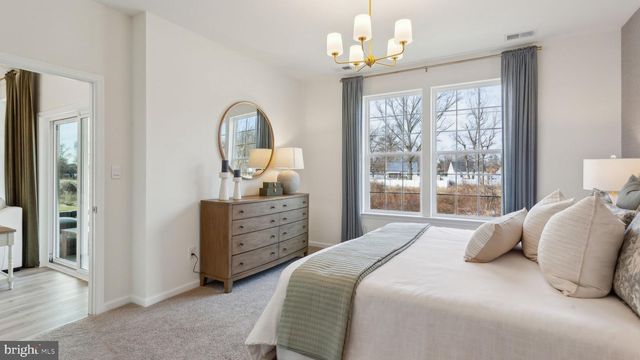 100 DELHAAS CIR, Bristol, PA 19007