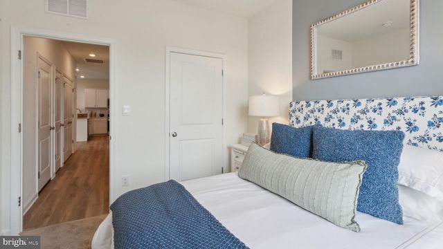 100 DELHAAS CIR, Bristol, PA 19007