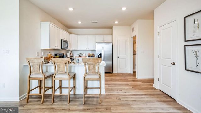 100 DELHAAS CIR, Bristol, PA 19007