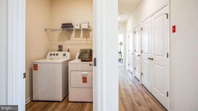 100 DELHAAS CIR, Bristol, PA 19007