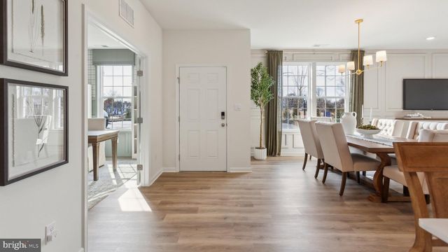 100 DELHAAS CIR, Bristol, PA 19007