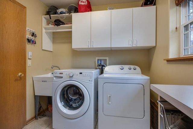 1236 Gas Light Drive, Sun Prairie, WI 53590