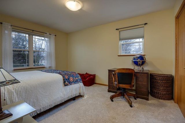 1236 Gas Light Drive, Sun Prairie, WI 53590