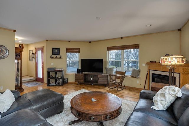 1236 Gas Light Drive, Sun Prairie, WI 53590